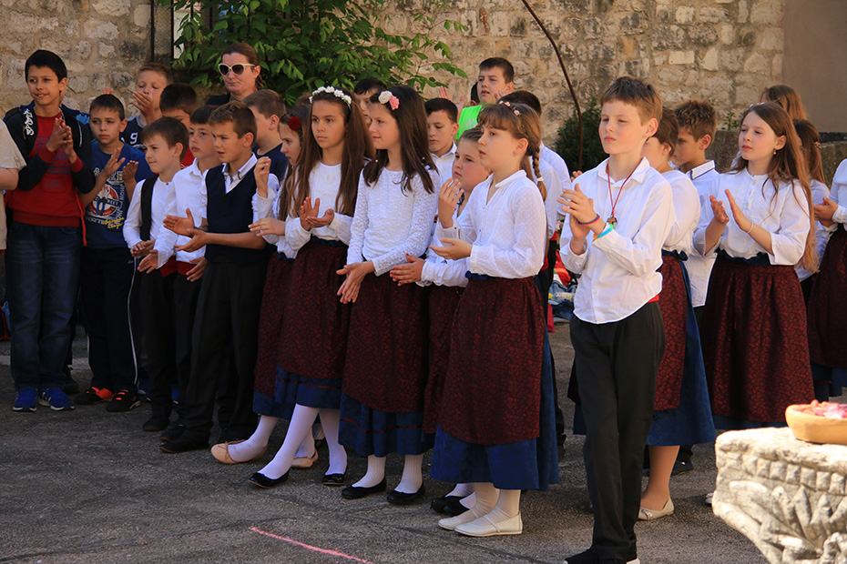 OŠ Zadarski otoci: “Igrajmo se igrajmo-igre dida moga”