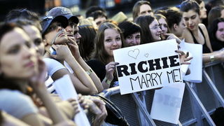 Zagreb, 080611.
Stadion Maksimir.
Nastup americke rock grupe Bon Jovi. 
Na slici: publika.
Foto: Boris Kovacev / CROPIX