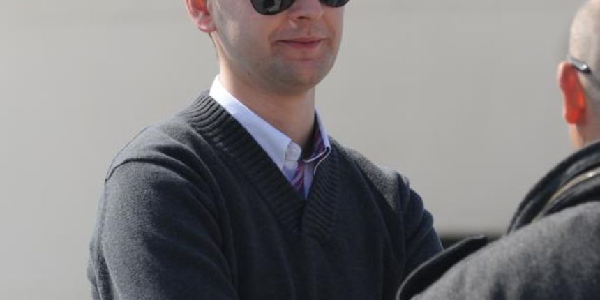 Sibenik – Najmladji nacelnik u Hrvatskoj, nacelnik Opcine Pirovac Ivan Gulam u razgovoru sa prijateljem. Photo: Hrvoje Jelavic/PIXSELL