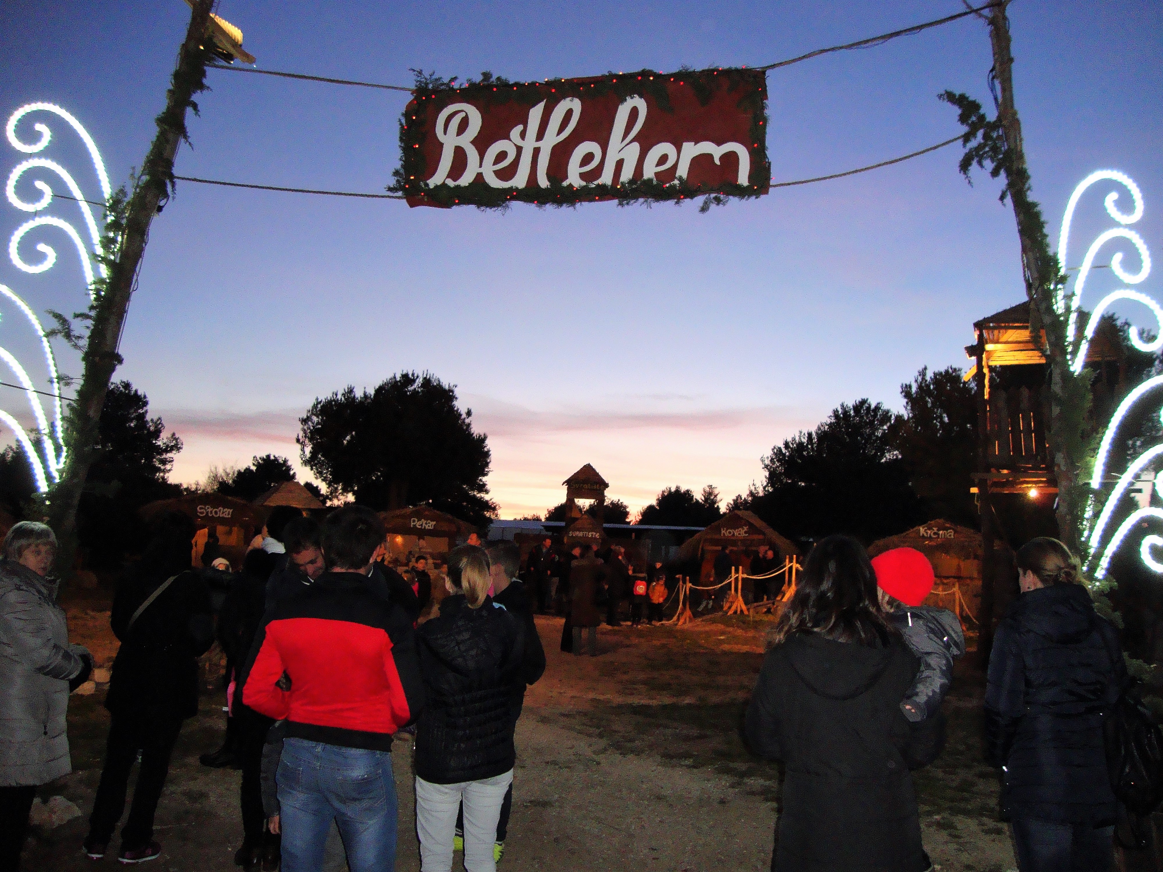 Žive jaslice zajednice Cenacolo u Jankolovici kod Biogrrada na Moru Žive jaslice zajednice Cenacolo u Jankolovici kod Biogrrada na Moru