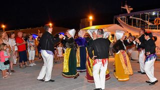 Etno večer s KUD Družina u Pagu Etno večer s KUD Družina u Pagu