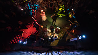 Esma Redžepova, prateći bend Folk Masters i gost Ibus Ibraimovski @ Arsenal Zadar Esma Redžepova, prateći bend Folk Masters i gost Ibus Ibraimovski @ Arsenal Zadar