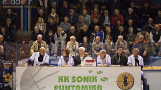 Fešta u povodu 80. rođendana Pina Giergie: Vetarani KK Zadar – Veterani KK Olimpija Fešta u povodu 80. rođendana Pina Giergie: Vetarani KK Zadar – Veterani KK Olimpija