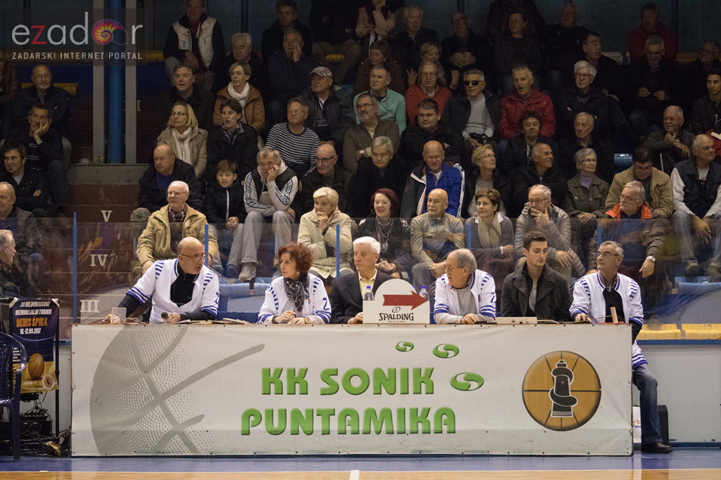 Fešta u povodu 80. rođendana Pina Giergie: Vetarani KK Zadar – Veterani KK Olimpija Fešta u povodu 80. rođendana Pina Giergie: Vetarani KK Zadar – Veterani KK Olimpija
