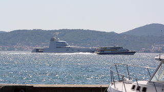 Superjqahta “A” usidrena u zadarskom kanalu Superjqahta “A” usidrena u zadarskom kanalu