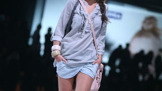 U trgovackom centru West gate sinoc zapoceo modni dogadjaj Nivea Cro A Porter. U trgovackom centru West gate sinoc zapoceo modni dogadjaj Nivea Cro A Porter.