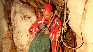 HGSS-ova akcija spašavanja pasa iz Živkine jame (foto: Zoran Erceg)