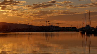 Svitanje i rano jutro u novoj luci Gaženica