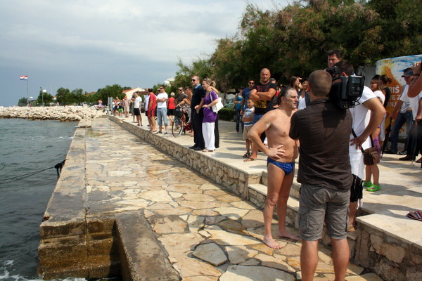 Dani Dikla 2009: Dr Velimir Susak Taci isplivao maraton Preko-Diklo Dani Dikla 2009: Dr Velimir Susak Taci isplivao maraton Preko-Diklo
