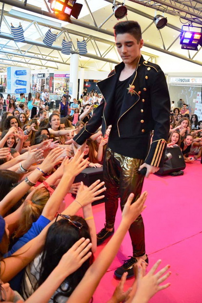 Supernova: Adio školo uz uručenje nagradnog automobila Audi A 1 i velike donacije u visini 50.000 kn HCK-u Supernova: Adio školo uz uručenje nagradnog automobila Audi A 1 i velike donacije u visini 50.000 kn HCK-u