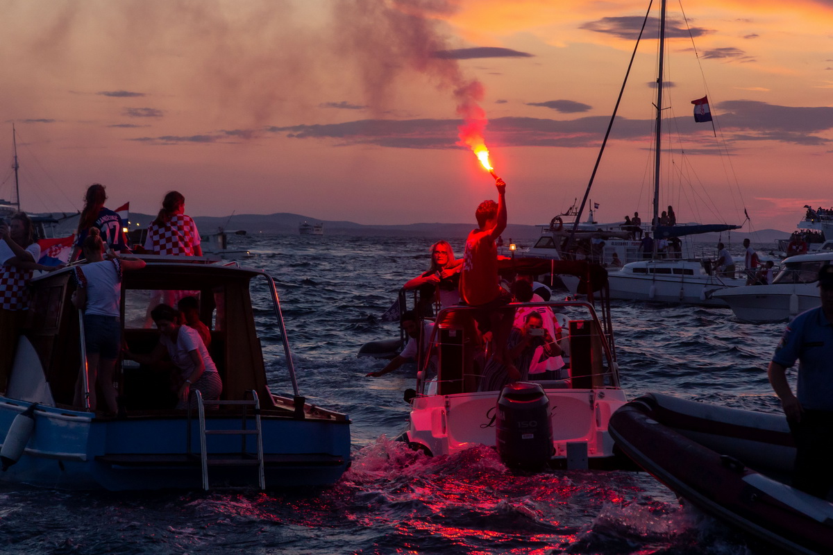 Veličanstven doček četvorice zadarskih Vatrenih od Gradskog mosta do Foruma