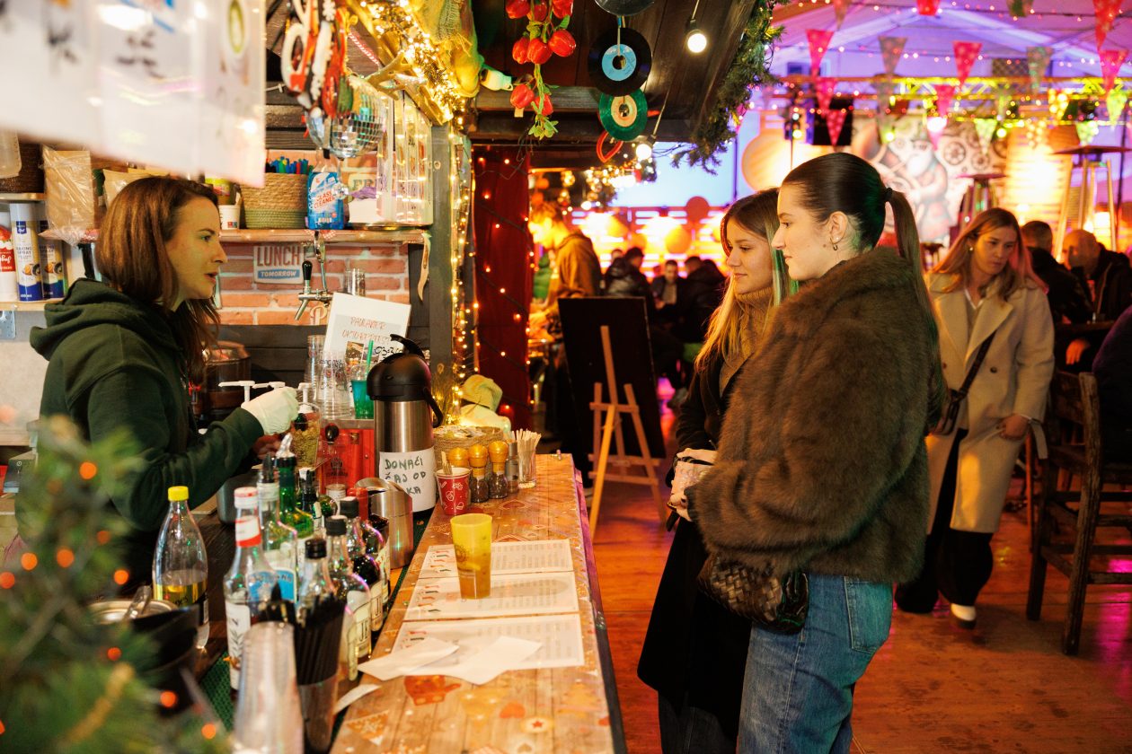 Student Advent @ Božićni gramofon Student Advent @ Božićni gramofon