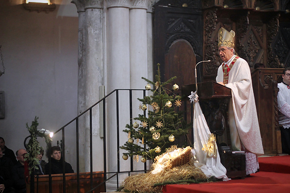Božićno misno slavlje u katedrali sv. Stošije (foto:Saša Čuka)