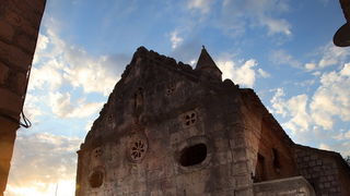 Vis 210812.
Otok Vis jedan je od najudaljenijih hrvatskih otoka koji broji nesto manje od 3 i pol tisuce stanovnika.No u vrijeme turisticke sezone otok postaje omiljena destinacija turistima od kojih je tradicionalno u kolovozu najvise Talijana.Vis ima bo