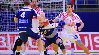 Vrsac, 160112.
Europsko prvenstvo u rukometu u Srbiji.
Prvo kolo, utakmica izmedju Hrvatske i Islanda.
Na slici: Igor Vori i Jakov Gojun.
Foto: Drazen Aleksic / CROPIX Vrsac, 160112.
Europsko prvenstvo u rukometu u Srbiji.
Prvo kolo, utakmica izmedju Hrvatske i Islanda.
Na slici: Igor Vori i Jakov Gojun.
Foto: Drazen Aleksic / CROPIX