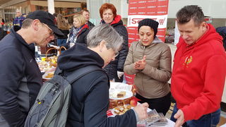 Turopoljsko srce srcu Zadra: Buševačke delicije i folklorni program na Forumu