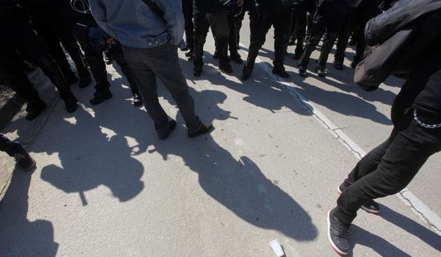 Radnicima škvera Nauta Lamjana interventna policija PU Zadarske onemogućila je pokušaj ulaska u škver u kojem se odvija stečajni postupak.  Photo: Filip Brala/PIXSELL