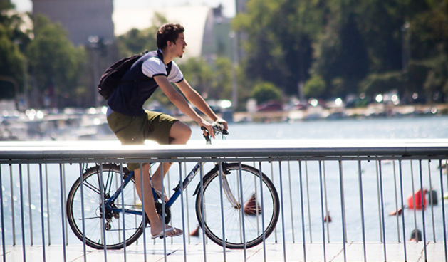 Đir po gradu 2. kolovoza 2012. biciklist most (foto:Saša Čuka)