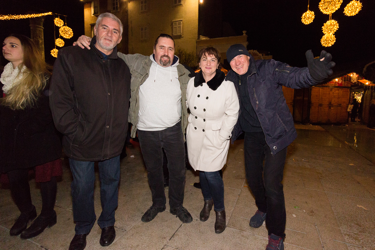 Doček 2017: Najluđa noć na zadarskom Poluotoku privukla više tisuća Zadrana i gostiju Doček 2017: Najluđa noć na zadarskom Poluotoku privukla više tisuća Zadrana i gostiju