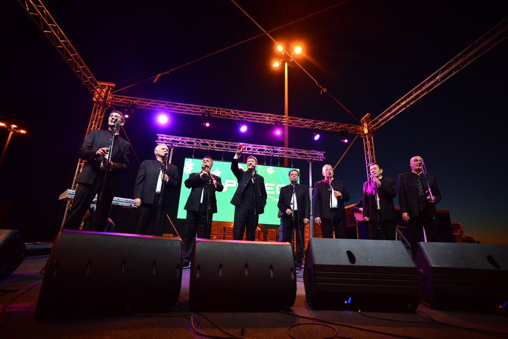 Otvorenje Peveca uz Mladena Grdovića i Klapu Intrade Otvorenje Peveca uz Mladena Grdovića i Klapu Intrade