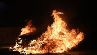 U Zadru plamen progutao BMW