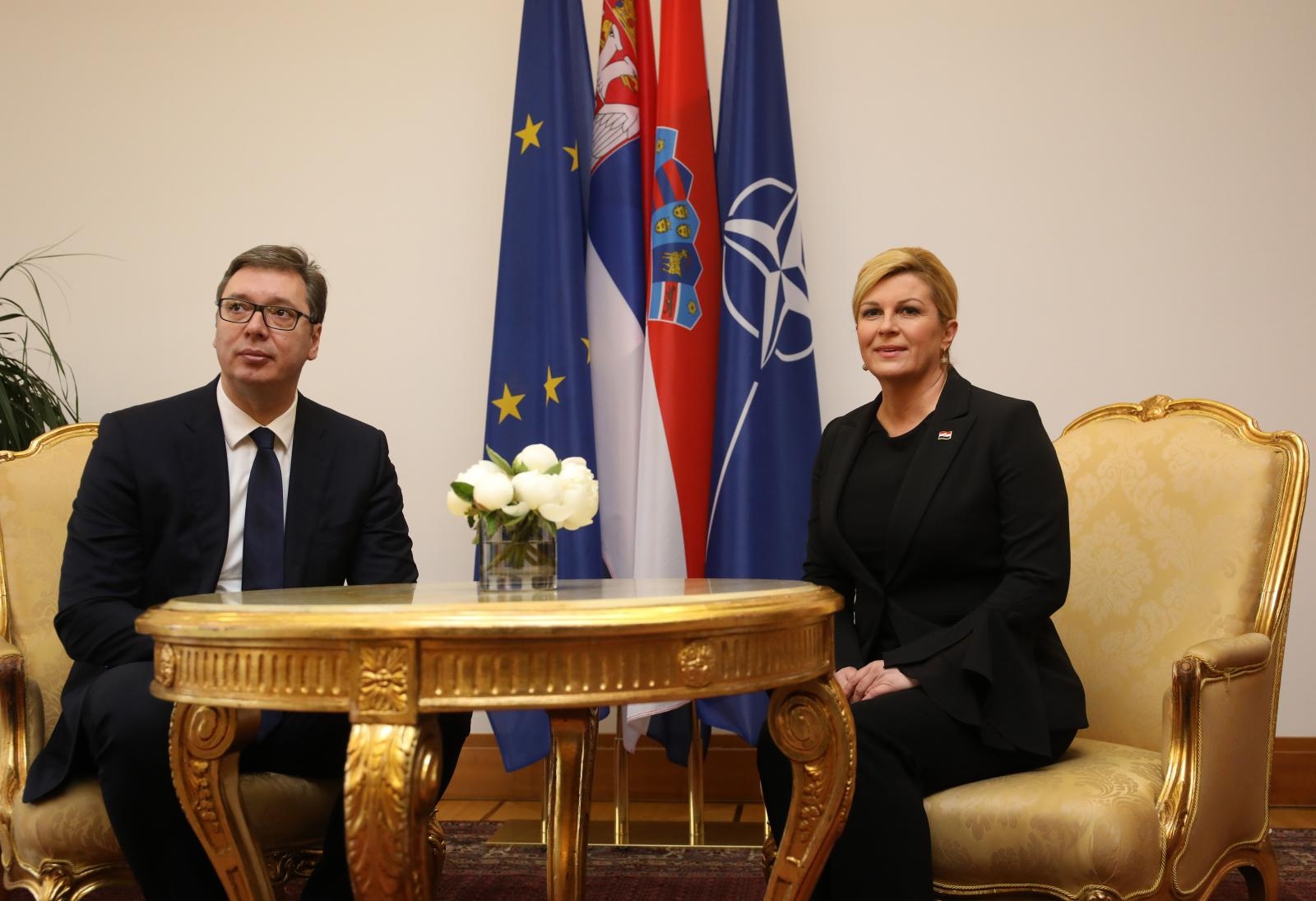 Predsjednica Kolinda Grabar-Kitarović primila u službeni posjet Aleksandra Vučića Predsjednica Kolinda Grabar-Kitarović primila u službeni posjet Aleksandra Vučića