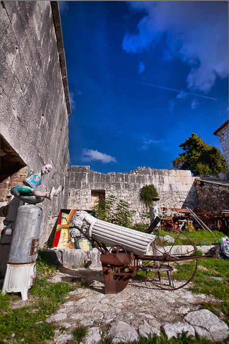 Vrana: Maskovica han, Foto: Leo Banic Vrana: Maskovica han, Foto: Leo Banic