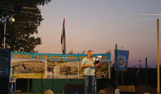 Ojkavicu tko želi pivati, u Lišane neka se navrati, foto: Mane Ledenko