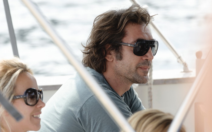 Prigradica, otok Korcula , 270911.
Glumac Javier Bardem snimljen prilikom ukrcaja u brod Majsan marke Beneteau Antares 10,80  koji ga je prebacio na svjetionik Plocica na snimanje filma “Venuto al mondo”.
Foto: Tom Dubravec /  CROPIX