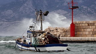 Olujna bura u Ražancu 15. srpnja 2016. Foto:Leo Kvarantan Olujna bura u Ražancu 15. srpnja 2016. Foto:Leo Kvarantan