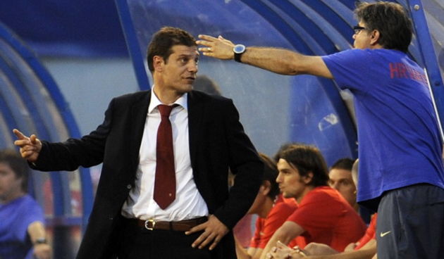 Zagreb, 060609. Stadion Maksimir. Kvalifikacijska utakmica skupine 6 izmedju reprezentacija Hrvatske i Ukrajine za Svjetsko nogometno prvenstvo u Juznoafrickoj Republici 2010 godine. Na slici: Slaven Bilic i Aljosa Asanovic na klupi. Foto: Drago Sopta / C