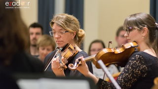 “Glazbena fantazija” Zadarskog komornog orkestra u Svečanoj dvorani Sveučilišta u Zadru. Solist Berislav Šipuš na klaviru, pod ravnanjem maestra Pavla Dešpalja “Glazbena fantazija” Zadarskog komornog orkestra u Svečanoj dvorani Sveučilišta u Zadru. Solist Berislav Šipuš na klaviru, pod ravnanjem maestra Pavla Dešpalja