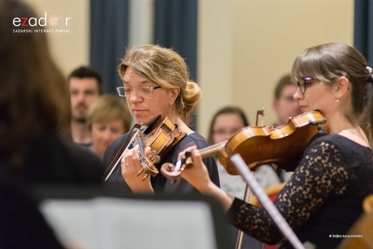 “Glazbena fantazija” Zadarskog komornog orkestra u Svečanoj dvorani Sveučilišta u Zadru. Solist Berislav Šipuš na klaviru, pod ravnanjem maestra Pavla Dešpalja “Glazbena fantazija” Zadarskog komornog orkestra u Svečanoj dvorani Sveučilišta u Zadru. Solist Berislav Šipuš na klaviru, pod ravnanjem maestra Pavla Dešpalja