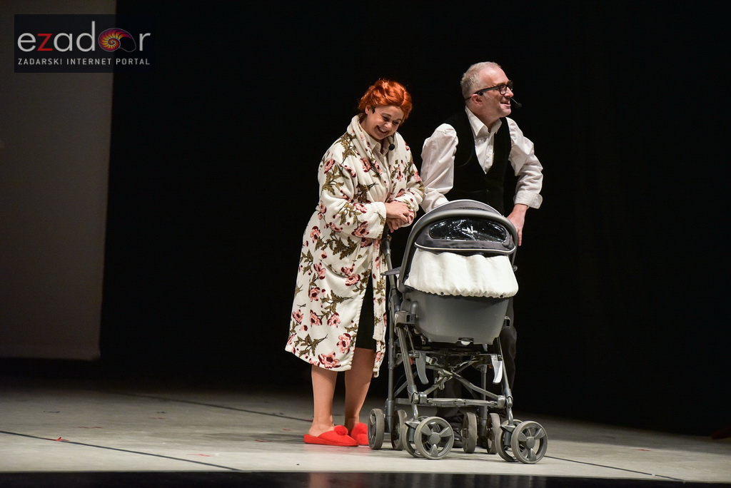 Predstava “Odgojoj” Plesne udruge Gesta u HNK Zadar