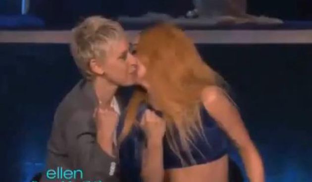 Uzbuđena Ellen poljubila Lady GaGu, foto: 24sata.hr
