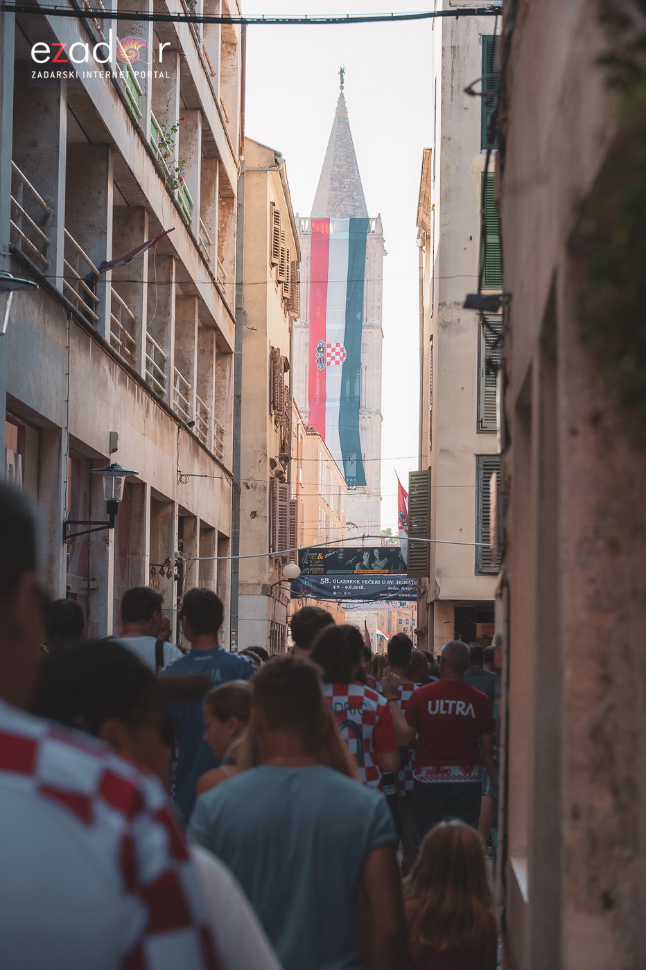 Zadar priredio čudesan doček svojim Vatrenim herojima (1)