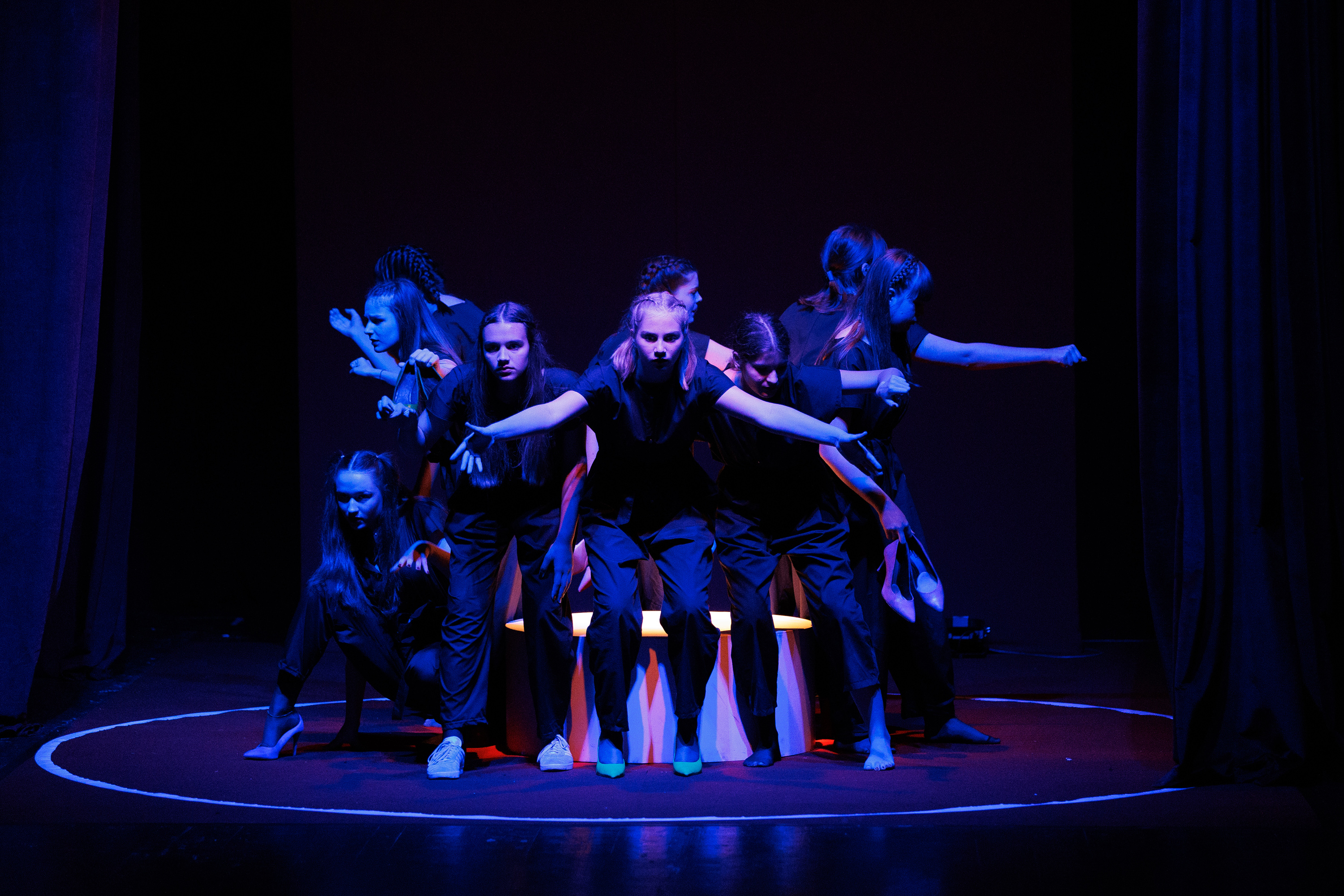 Igrajmo se: Zabranjeno mlađima od 15 strana A