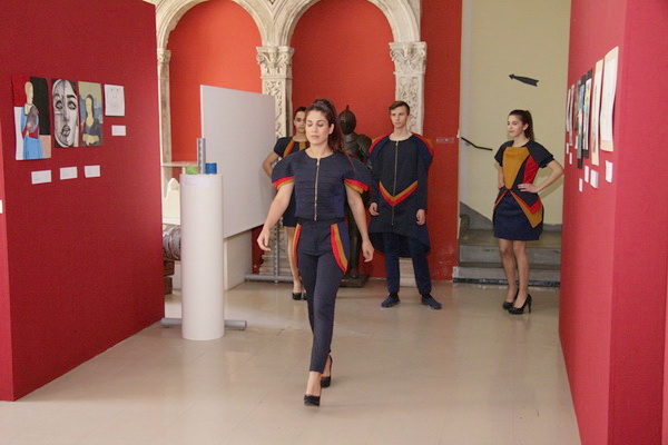 Županijska smotra “Art dizajn” učenika srednjih škola Zadarske županije. Otvorenje uz modnu reviju je održano u Narodnom muzeju grada Zadra