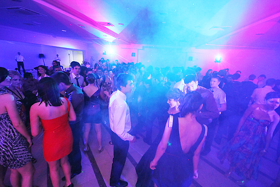 Maturalna večer gimnazije Franjo Petrić (foto:Saša Čuka) Maturalna večer gimnazije Franjo Petrić (foto:Saša Čuka)