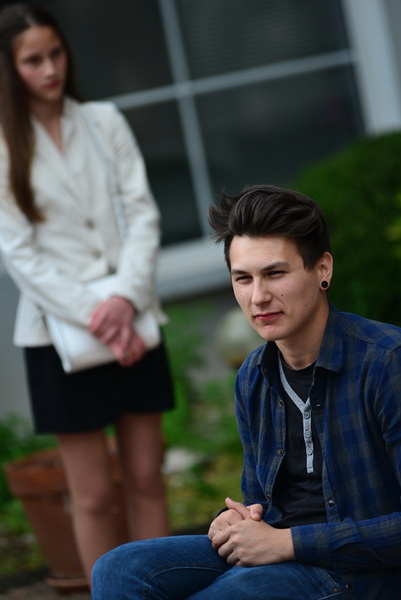 Kazališna udruga “Igrajmo se” predstavila je dramsku igru “Coffee to go” u atriju Gradske knjižnice Zadar