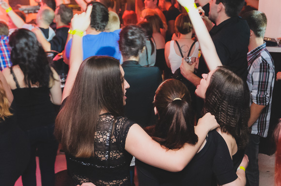 Siniša Vuco @ Hitch bar, 16.5.2015. (Foto: Ivan Toman)