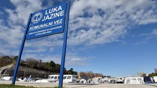 Uvala jazine, foto: D. Stanin, PIXSELL//camci, brodovi, uvala, vez, ilustracija, brodice, lucica, Luka, brod,