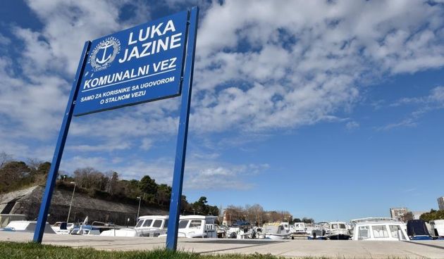 Uvala jazine, foto: D. Stanin, PIXSELL//camci, brodovi, uvala, vez, ilustracija, brodice, lucica, Luka, brod,