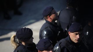 Radnicima škvera Nauta Lamjana interventna policija PU Zadarske onemogućila je pokušaj ulaska u škver u kojem se odvija stečajni postupak. Photo: Filip Brala/PIXSELL Radnicima škvera Nauta Lamjana interventna policija PU Zadarske onemogućila je pokušaj ulaska u škver u kojem se odvija stečajni postupak. Photo: Filip Brala/PIXSELL