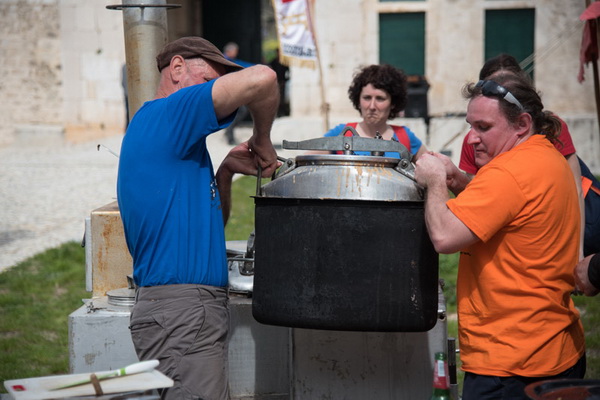 Drugi Planinarski pohod “Hajdemo do Vrane” 2. travnja 2016. Foto: Vinko Pešić