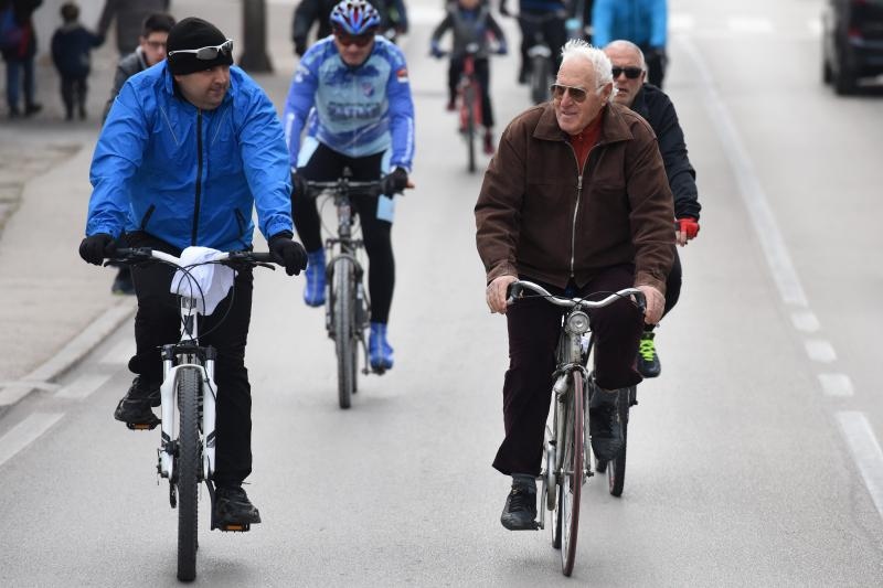 Branimirova obala: Start tradicionalne Božićne biciklijade Zadar-Vir. Foto: Dino Stanin/PIXSELL