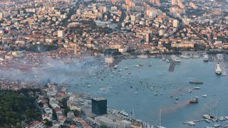 Splićani ispratili Olivera na posljednju plovidbu – fotografije iz zraka