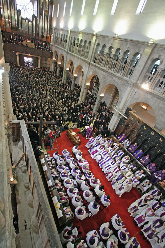 Posljednji ispraćaj nadbiskupa Ivana Prenđe (foto: Marin Gospić)
