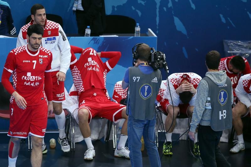 Tuga hrvatskih rukometaša nakon šokantnog poraza od Slovenije