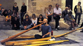 Zadar, 300510.
Veceras je u u crkvi Sv. Donata u sklopu projekta “Dolazak u bastinu” gostovao Dubravko Lapaine svirac didgeridooa, najstarijeg puhaceg instrumenta porijeklom iz Australije.
Foto: Andrija Lucic / Cropix Zadar, 300510.
Veceras je u u crkvi Sv. Donata u sklopu projekta “Dolazak u bastinu” gostovao Dubravko Lapaine svirac didgeridooa, najstarijeg puhaceg instrumenta porijeklom iz Australije.
Foto: Andrija Lucic / Cropix